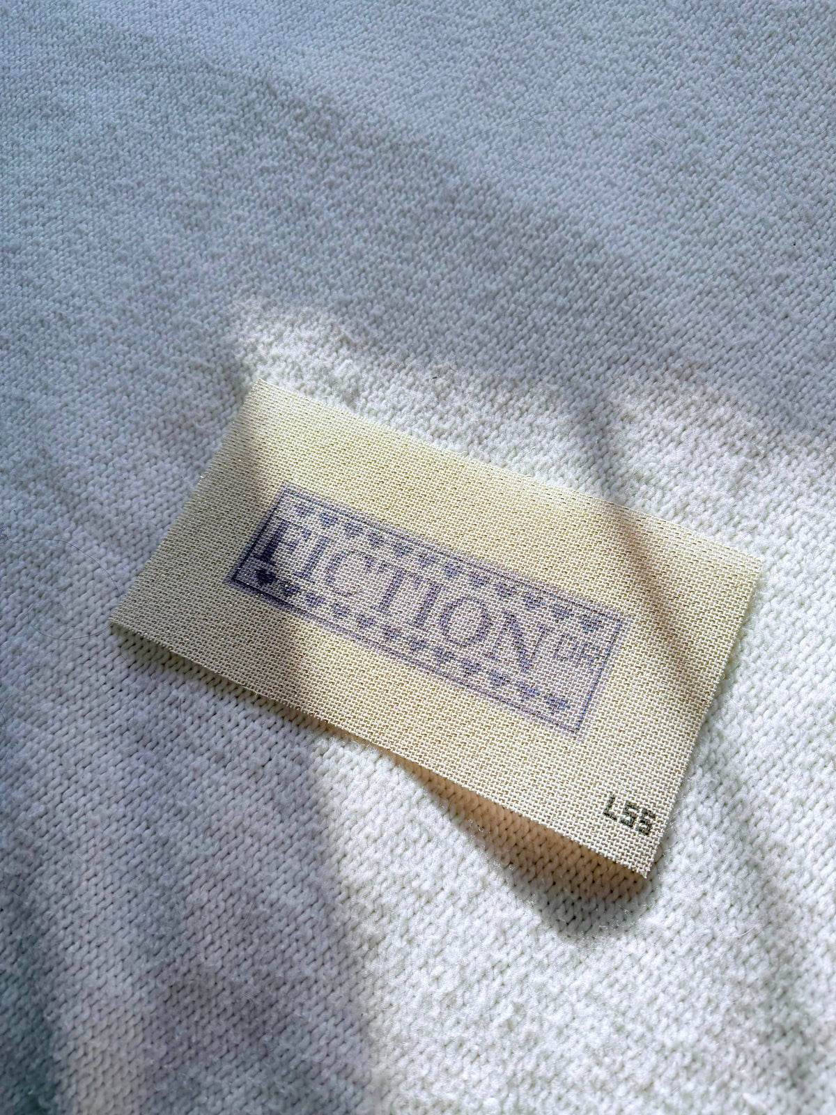 Fiction Dr 18 mesh bookmark canvas close-up