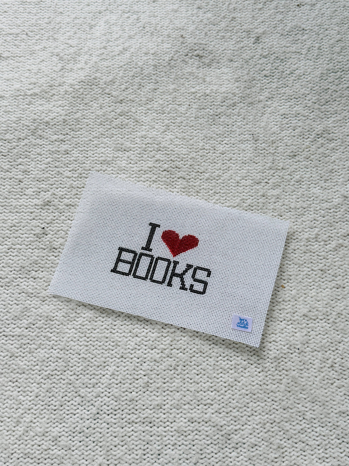 I Heart Books 18 mesh needlepoint canvas detail
